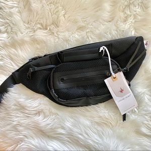 Unsung Hero Multipocket Fannypack Crossbody